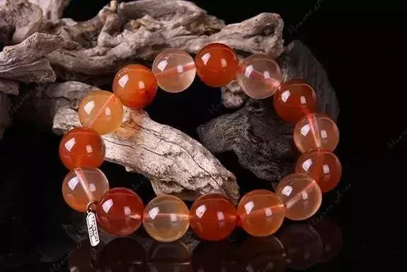 水晶真的能使运气变好吗,水晶越戴反而运气越不好