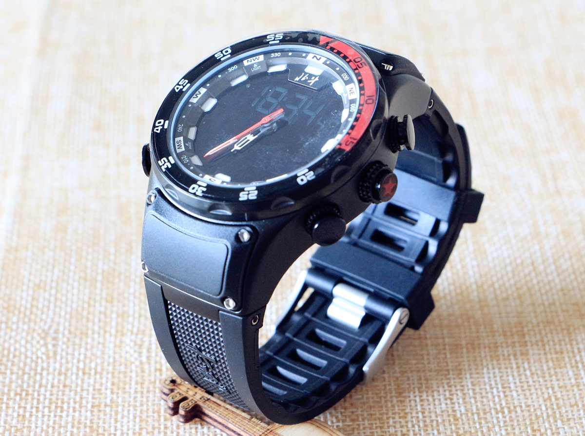 法拉利手表运动款,带gps运动轨迹的智能手表