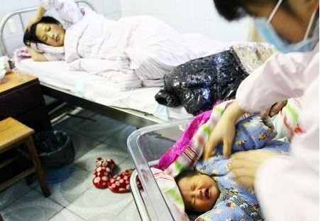 生完孩子1个月子宫前壁下垂，宝妈坐月子这样折腾出大问题了吧