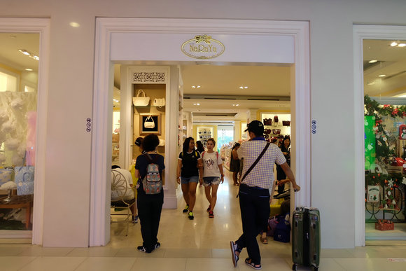 泰国旅游必买品泰国面霜,泰国有什么便宜的好物