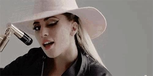 ladygaga的奇装异服前卫,ladygaga现在变美了