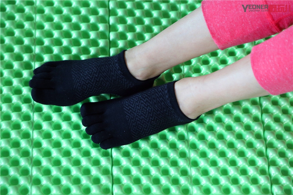 toesox系列防滑男士瑜伽袜大码袜,胶底运动防滑袜测评