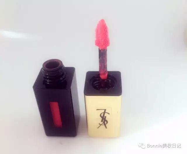 为什么我们种草的口红好看,为了口红铺了10层粉