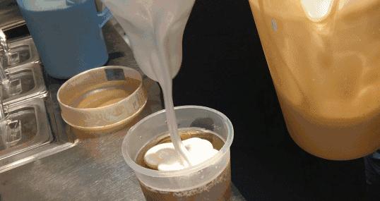 3年，1905天，武汉人每次看到它都必须舔一舔！