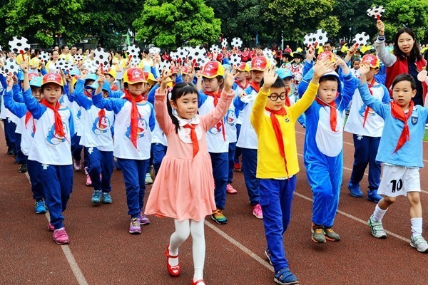 趣闻|疯狂足球城开踢!奔跑吧,小猎豹!