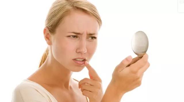 脸大中分怎么烫,什么样的脸适合中分发型