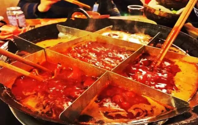 最近最火的重庆火锅,超霸气的火锅