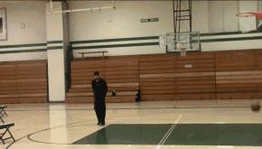 障碍物练习篮球过人,障碍物运球上篮训练