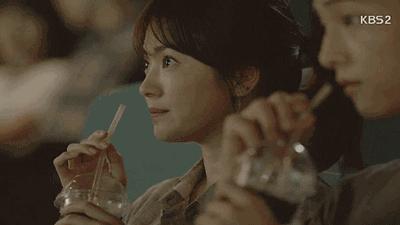 《太阳的后裔》大解析│宋仲基觉得宋慧乔的衣服多少钱？