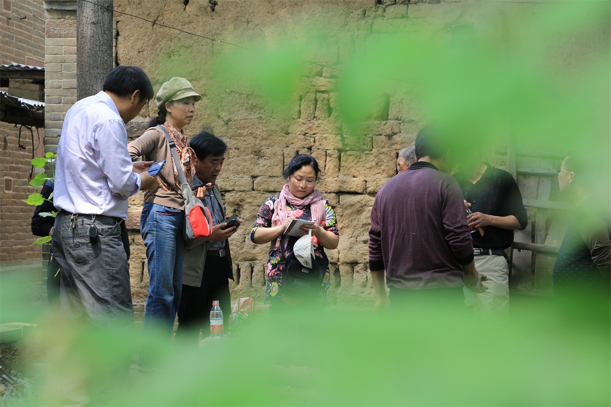 穷人捐钱的一生经典故事,穷人赚钱富人花钱的本质