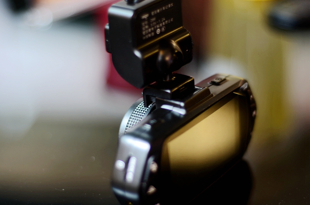 道路瞬息万变记录无时无刻爱国者aigoD66行车记录仪