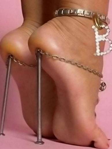 心疼！*疆新**妹子身上的这个痛，光看着就想上去抱抱！