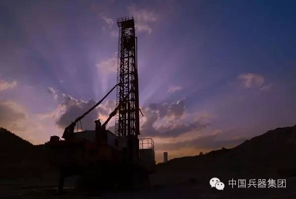 高，实在是高｜武重集团牙轮钻机打破世界最高作业海拔记录