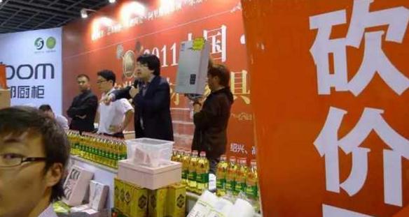 网友血泪控诉:没想到装修建材水这么深?被卖还帮人数钱!