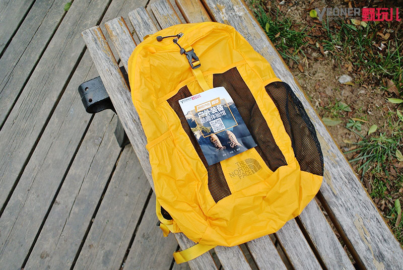 轻便大容量防水背包,northface帆布双肩背包