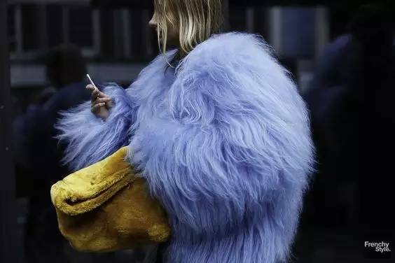 冬天的包包没点毛还能叫时髦?