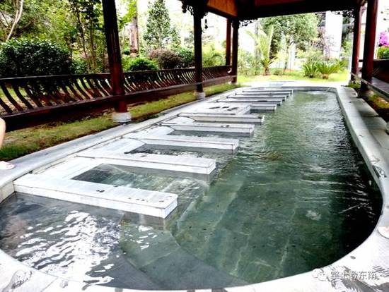 冬日里的温泉最暖心,冷天最适合泡温泉有益身体健康