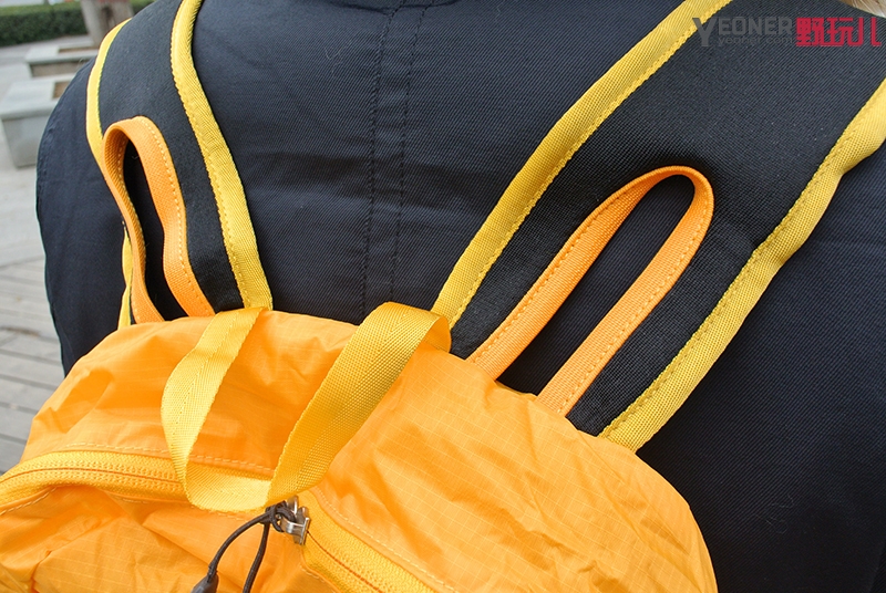 轻便大容量防水背包,northface帆布双肩背包