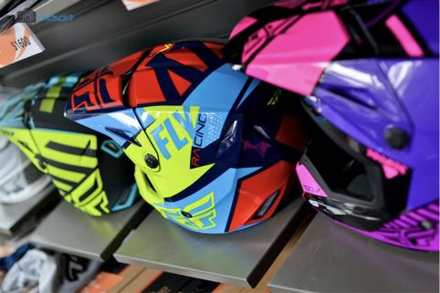 南台车展【SOL/ASTONE/THH】多款彩绘头盔亮相