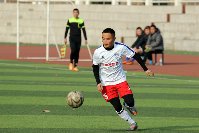 *安泰**市足球业余联赛：立丰技能不敌迎金门业