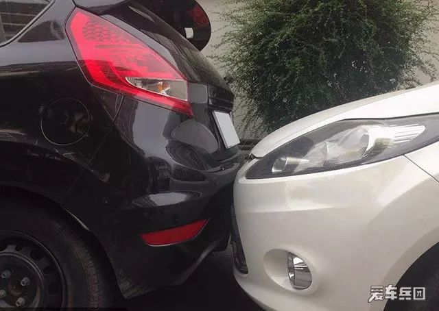 发生追尾怎么办,车祸防追尾注意事项及要点