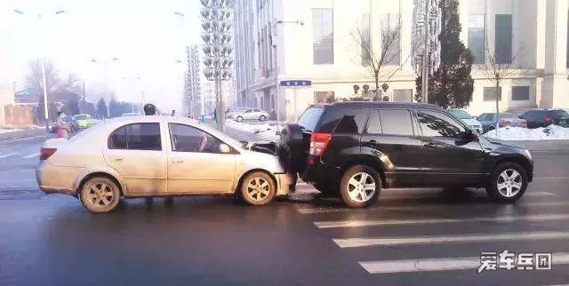 发生追尾怎么办,车祸防追尾注意事项及要点