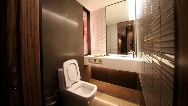 矗于湘江之畔，对望岳麓之巅，记长沙君悦酒店