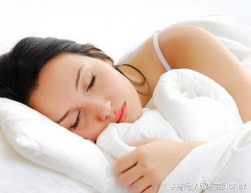 十八周胎动在毛毛上面一点正常吗,孕十八周胎儿在哪个位置胎动