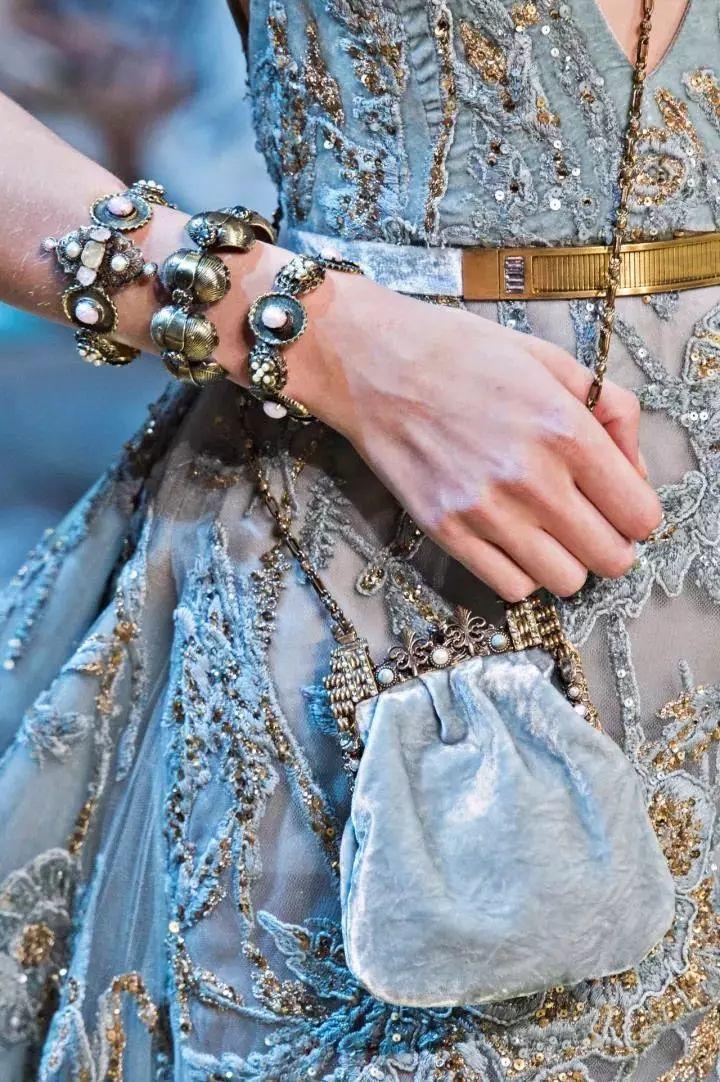 出门也能拎的包包,出门能装东西的包包