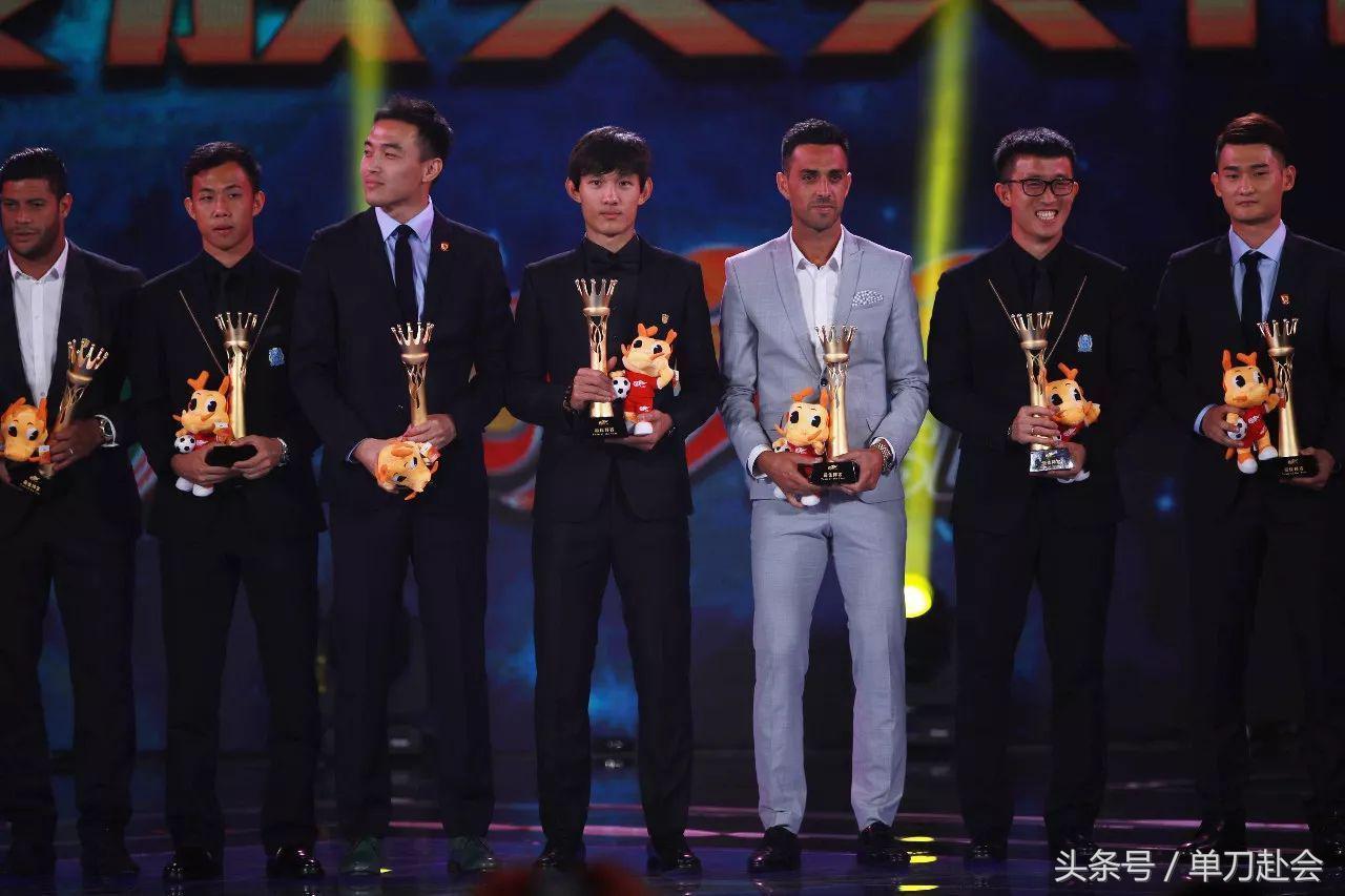 广州恒大球员曾诚照片,曾经球童如今巨星