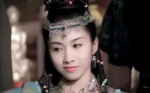 又双叒叕翻拍了!两位新晋小鲜肉你更看好谁?