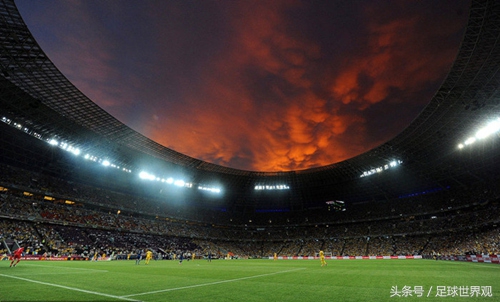 欧洲第一妖队送曼城首败昂首晋级主场基地炸毁三年了还这么强