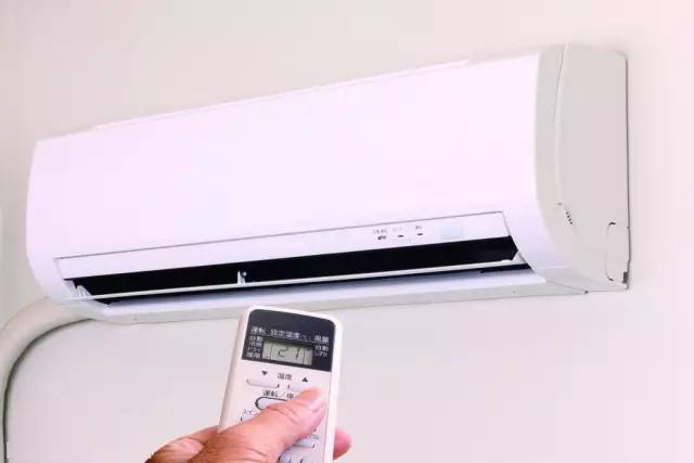 开空调干燥怎么办放水盆有用吗,冬天房间开空调太干燥怎么加湿