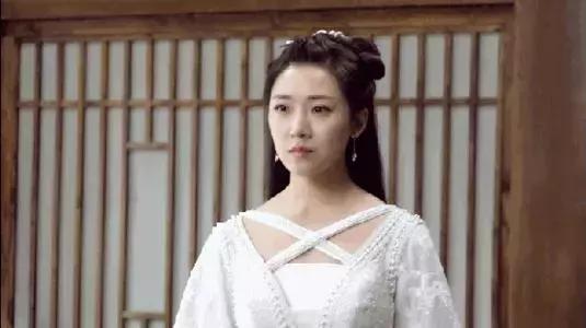 又双叒叕翻拍了!两位新晋小鲜肉你更看好谁?