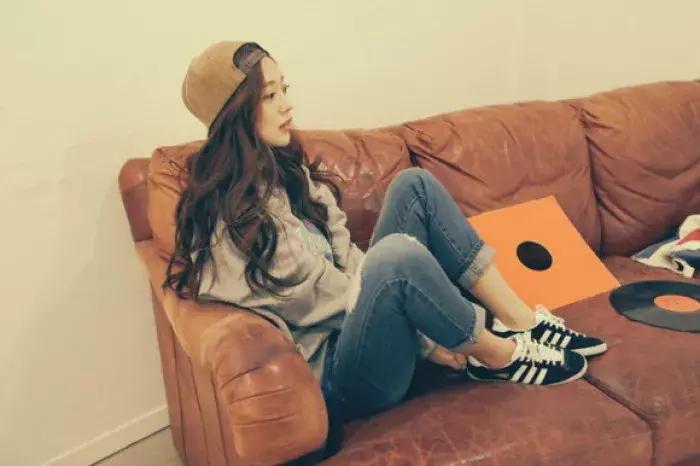 圆脸妹短发显瘦发型设计,圆脸适合什么发型减龄又显瘦