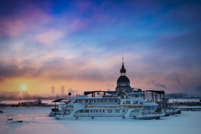 冬天值得去的旅游景点自驾游,冬季值得去旅游的十大地方