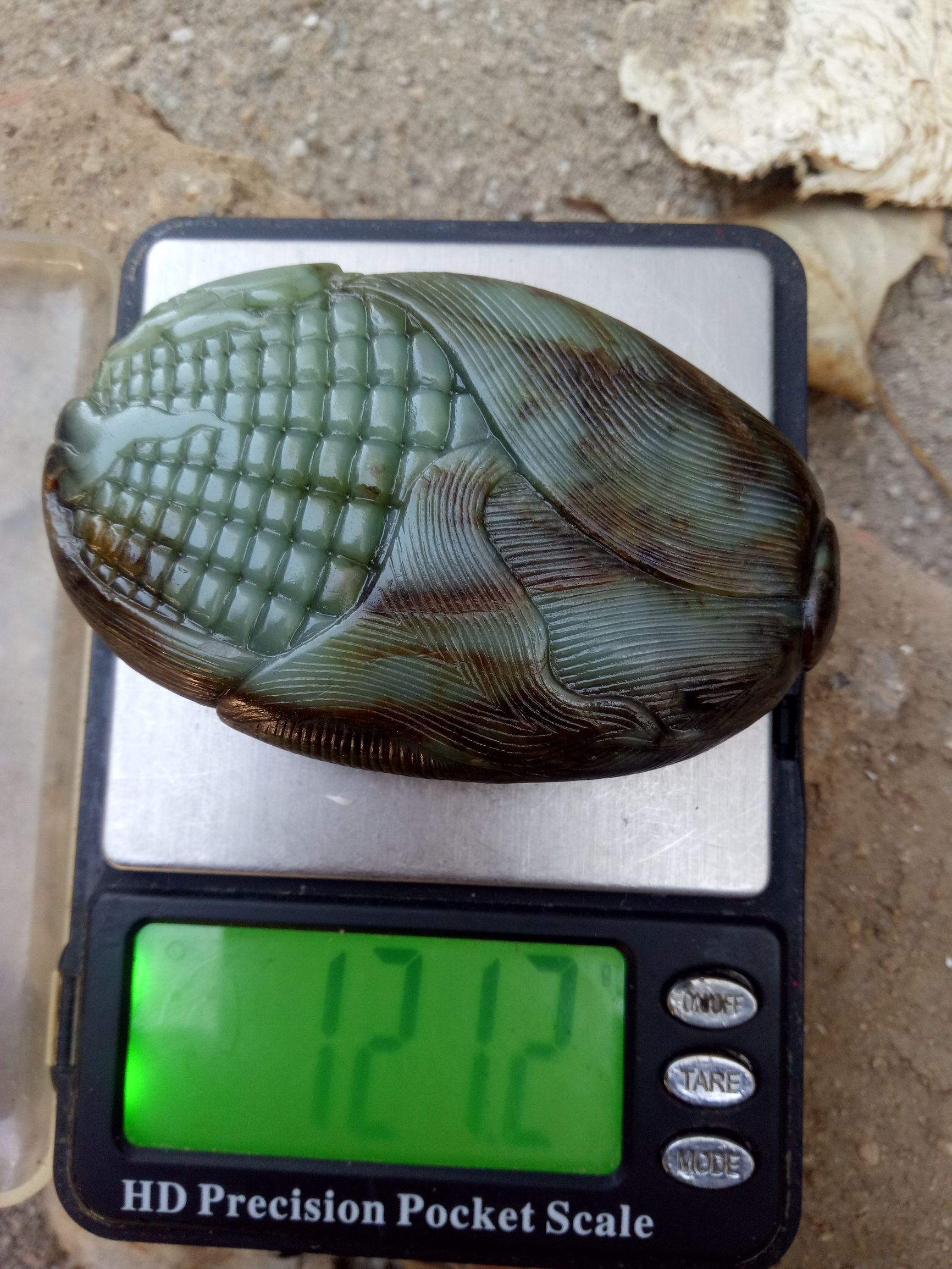 巴掌大的玉矿石值多少钱,巴掌大的玛瑙原石能卖多少钱