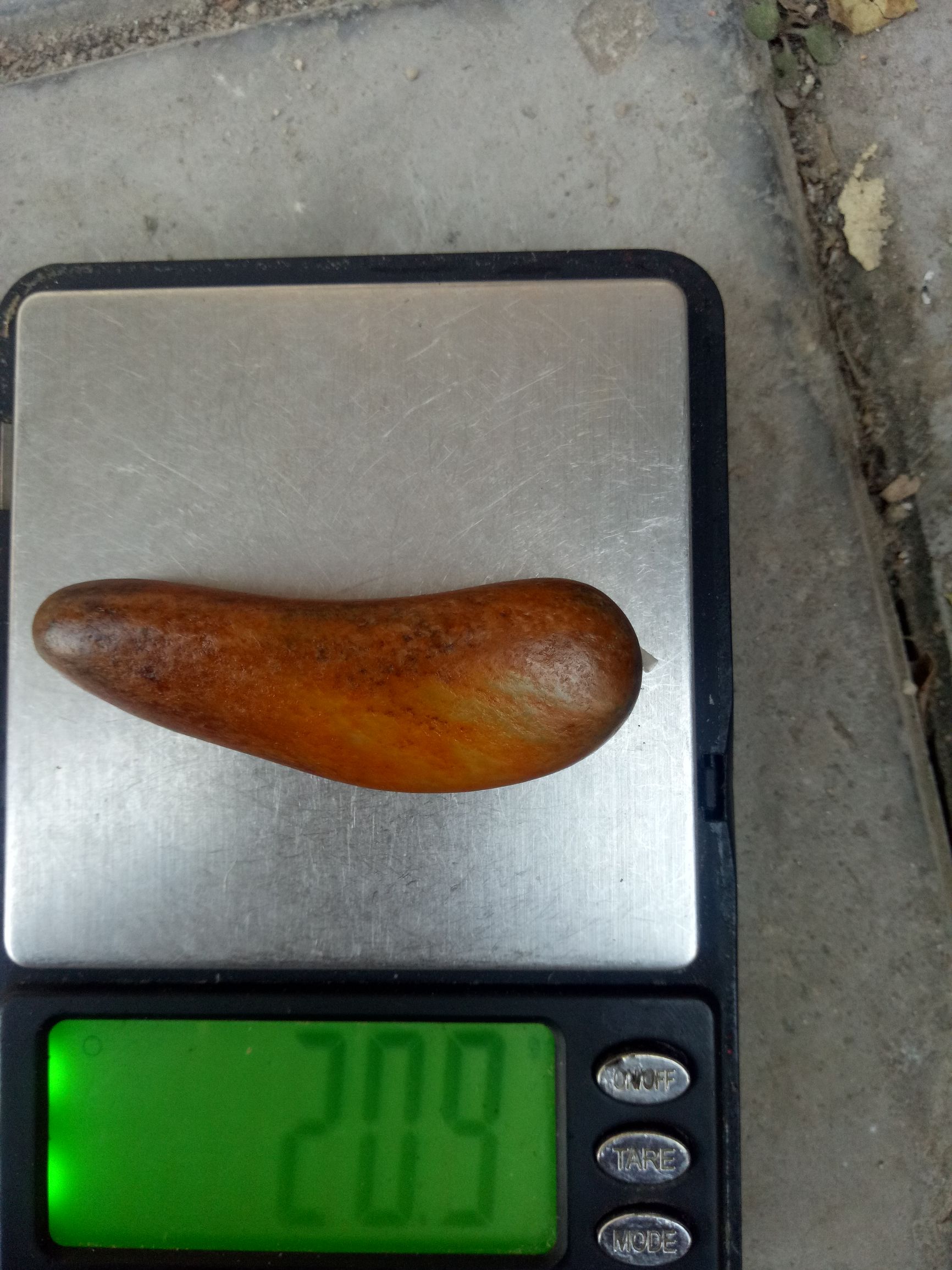 巴掌大的玉矿石值多少钱,巴掌大的玛瑙原石能卖多少钱