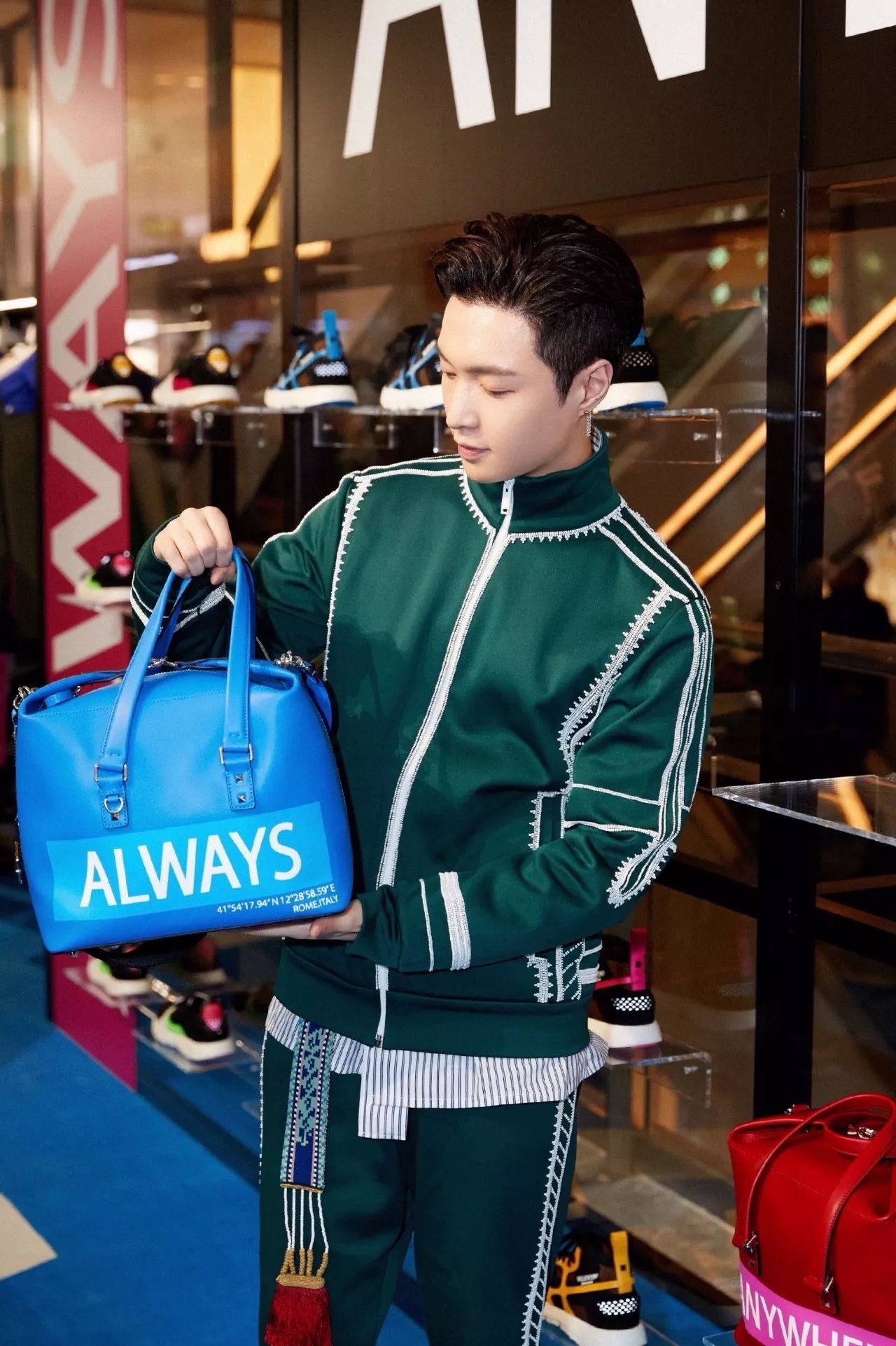 rihanna时髦精,rihanna个人品牌秀