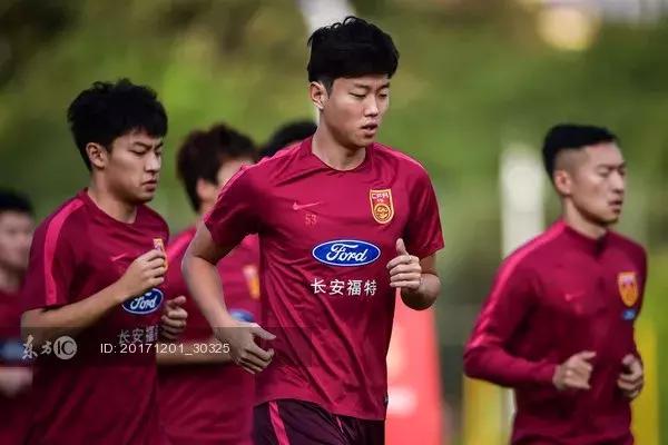95后征战东亚杯！请踏实踢球，别再让中国足球没戏了