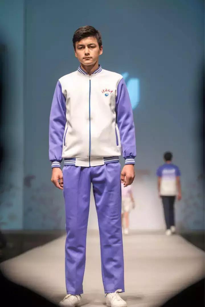 今年学校最流行的校服,最好看的春夏秋冬校服