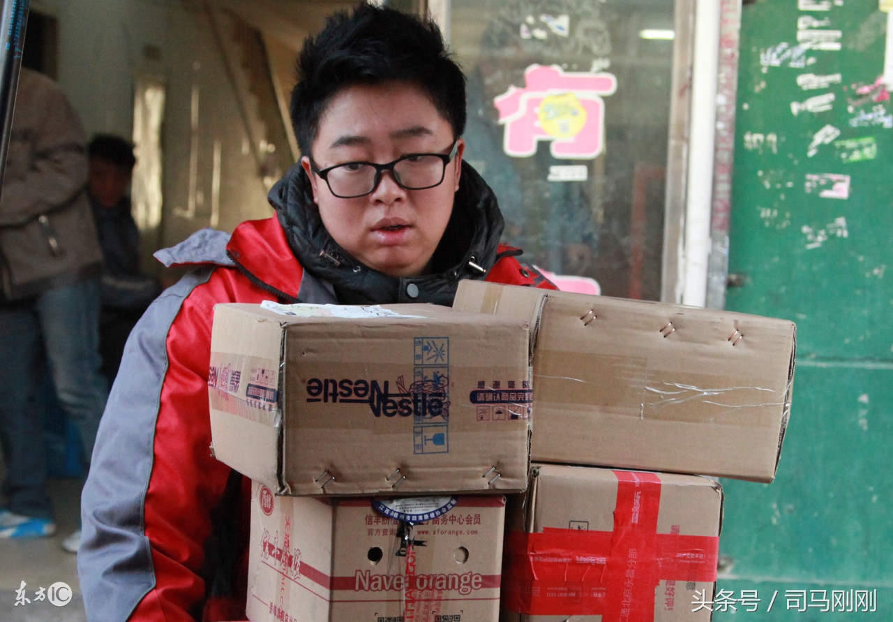 「故事」雨夜，帮我寄快递的人最让我感动的淘宝店家-蒙