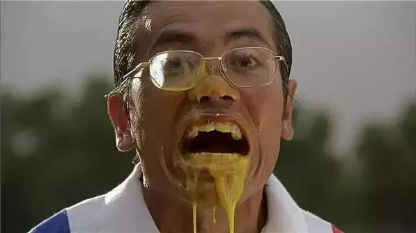 少林足球周星驰与陈国坤对话,评价周星驰少林足球