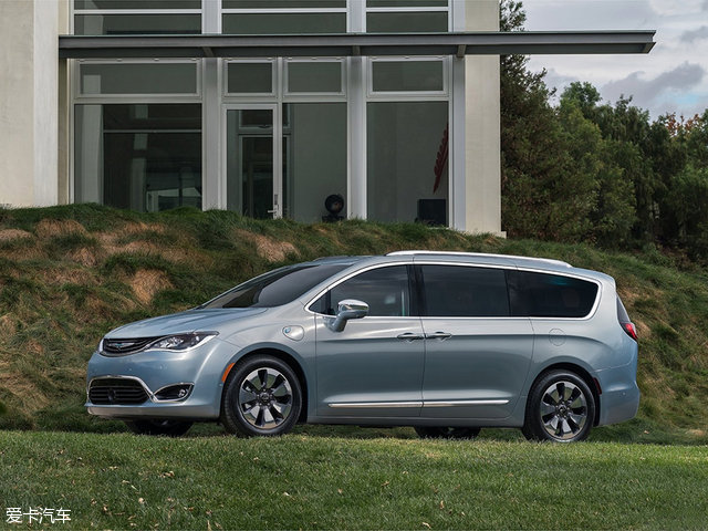 最美汽车盘点,爱卡年度汽车排行