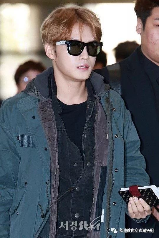 插播男明星｜边伯贤罗志祥金在中机场*服私**，活动*服私**搭配