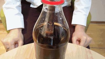 「看招儿」放个勺子，可乐就一晚上都不会跑气？