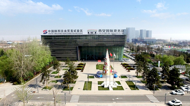 奔跑这一年｜看病难？国际港务区开出“健康陆港大药方”