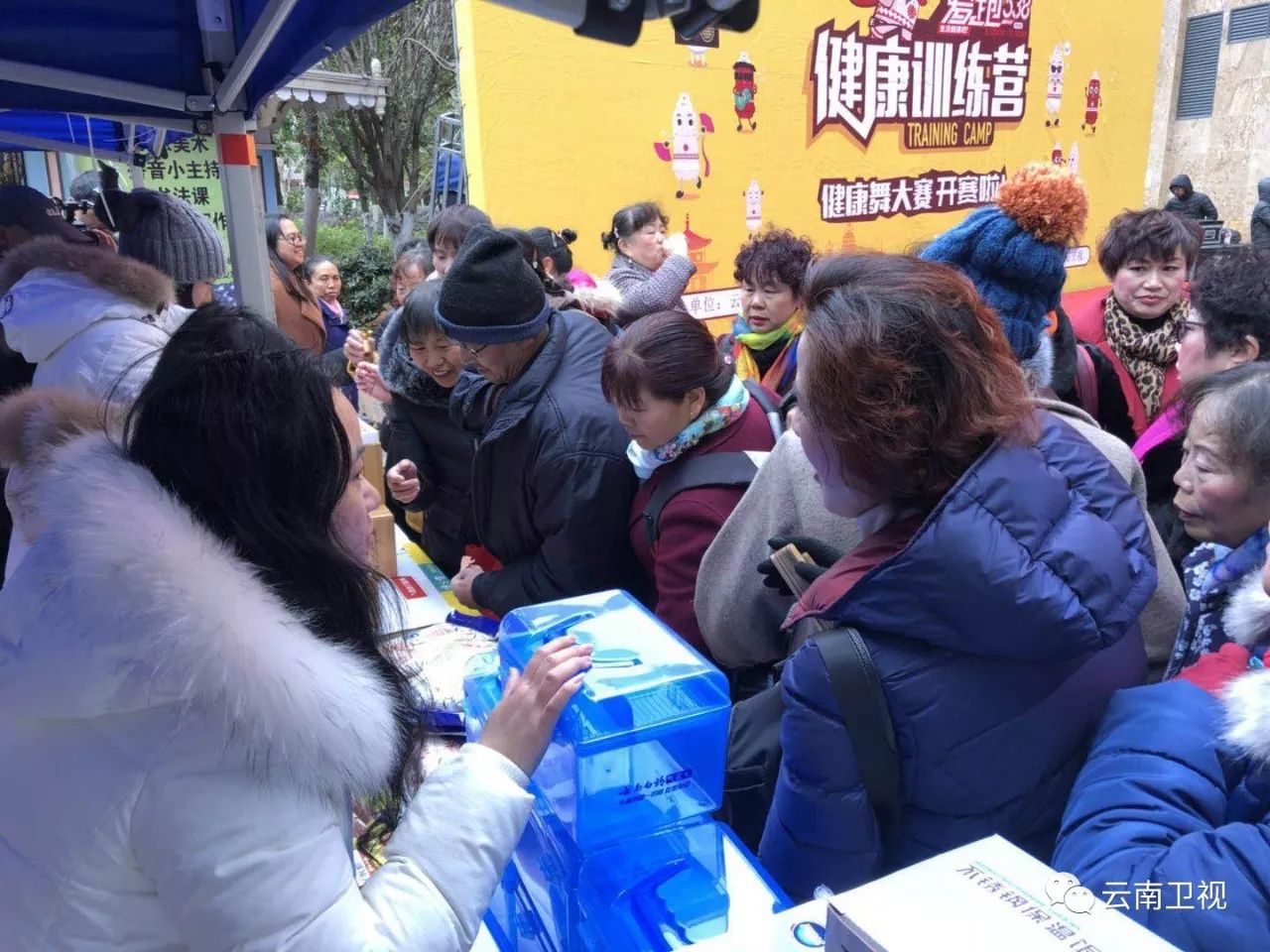 跳出健康舞出美丽的广场舞完整版,跳出健康美丽的广场舞