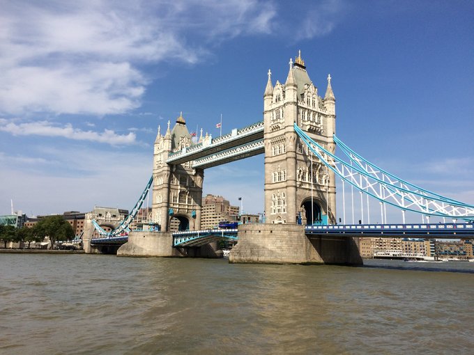 【已完结】英格兰苏格兰18日游记——美景、历史、足球、文化全体验（含挡风玻璃损坏以及车胎被扎处理经过）