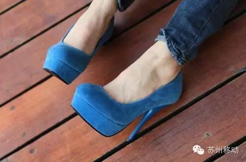 心疼！*疆新**妹子身上的这个痛，光看着就想上去抱抱！